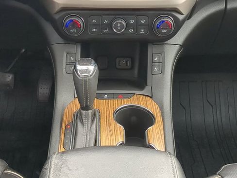 Used 2017 GMC Acadia Denali w/ Technology Package image 19