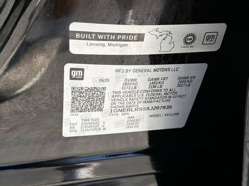 Used 2025 Chevrolet Traverse RS w/ LPO, Floor Liner Package FWD image 30
