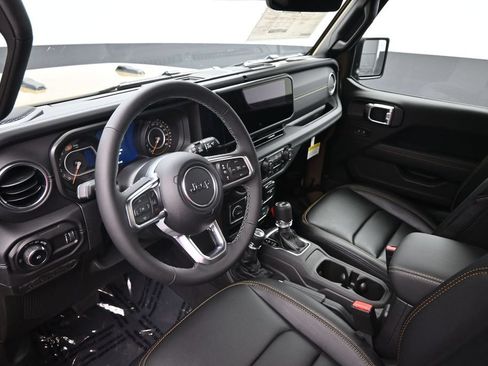New 2026 Jeep Wrangler Unlimited Sahara AWD/4WD image 20