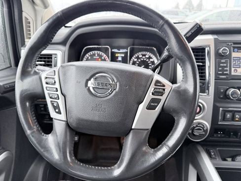 Used 2017 Nissan Titan SL image 15