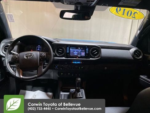 Used 2019 Toyota Tacoma TRD Off-Road image 11