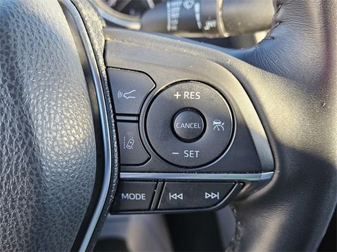 Used 2018 Toyota Camry XLE image 20