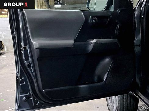 Used 2022 Toyota Tacoma SR5 AWD/4WD image 22