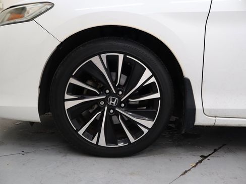 Used 2017 Honda Accord EX-L image 12