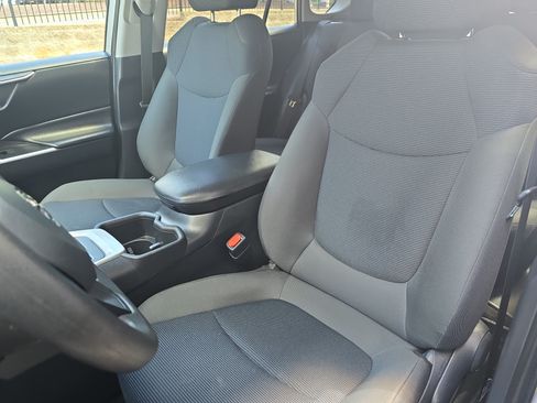 Used 2023 Toyota RAV4 LE FWD image 15
