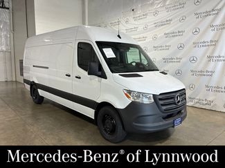 Used 2025 Mercedes-Benz Sprinter 2500 video 1