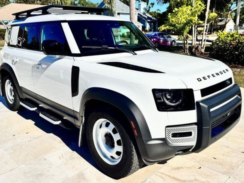 Used 2023 Land Rover Defender 110 S image 3