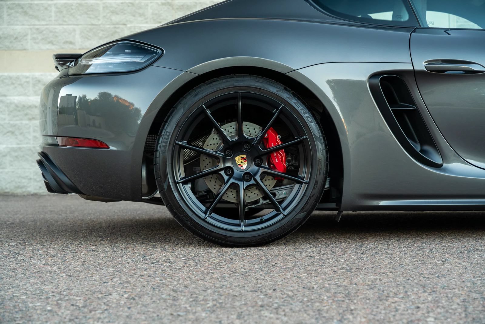 Used 2024 Porsche 718 Cayman GTS RWD image 9