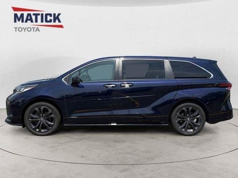 Used 2021 Toyota Sienna XSE FWD image 5