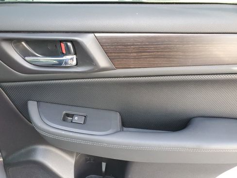 Used 2017 Subaru Legacy 3.6R Limited image 31