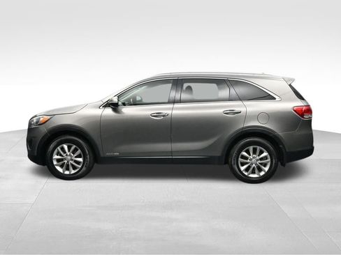 Used 2016 Kia Sorento LX AWD/4WD image 2