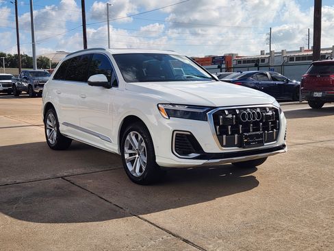 Used 2025 Audi Q7 3.0T Premium Plus AWD/4WD image 4