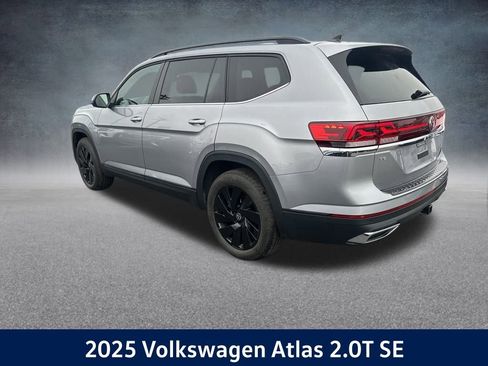 New 2025 Volkswagen Atlas SE image 3