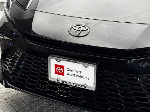Used 2026 Toyota Camry Hybrid w/ Convenience Package FWD image 2