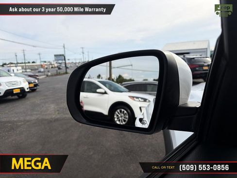 Used 2020 Jeep Cherokee Latitude w/ Quick Order Package 26F North AWD/4WD image 28