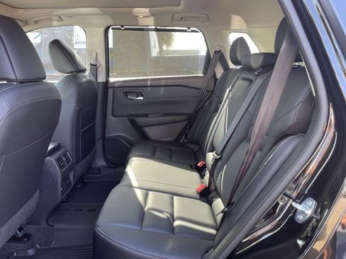 Used 2023 Nissan Rogue SL w/ SL Premium Package image 25