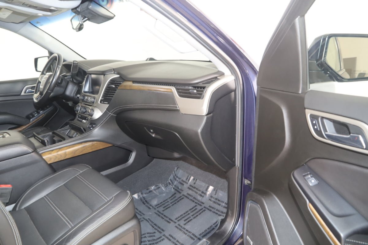 Used 2019 GMC Yukon Denali w/ Denali Ultimate Package AWD/4WD image 37