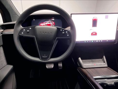 Used 2023 Tesla Model X image 8