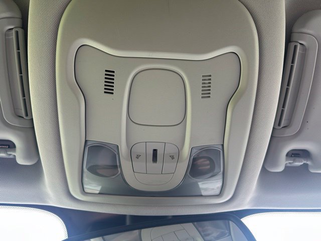 Used 2016 Jeep Renegade Latitude AWD/4WD image 41