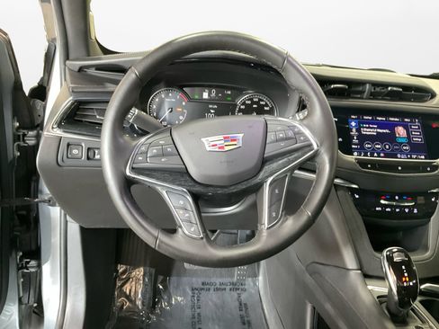 Used 2021 Cadillac XT5 Premium Luxury AWD/4WD image 12