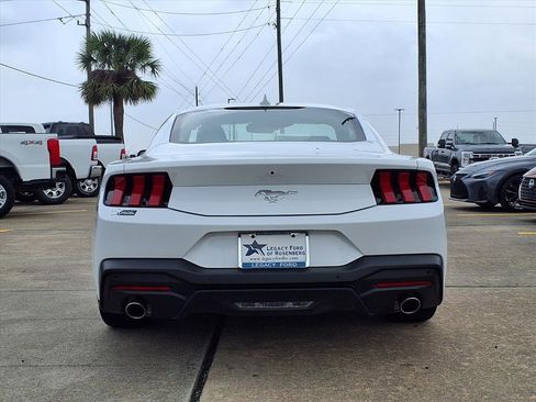 Used 2025 Ford Mustang Coupe image 6