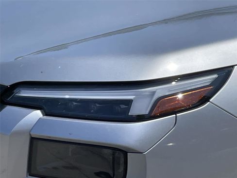 Certified 2026 Subaru Outback Premium AWD/4WD image 9