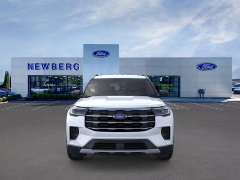New 2025 Ford Explorer Active image 2