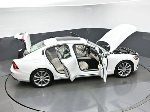 Used 2020 Volvo S60 T5 Momentum FWD image 41