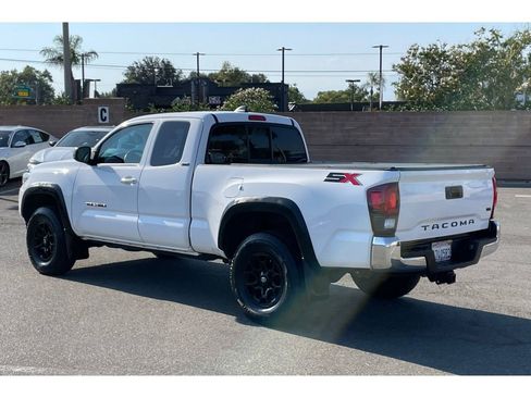 Used 2023 Toyota Tacoma SR5 image 3