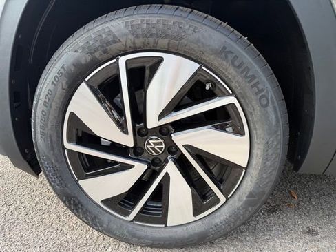 New 2026 Volkswagen Atlas Cross Sport SEL AWD/4WD image 22