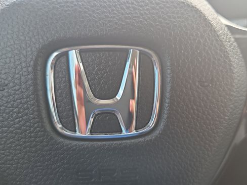 Used 2025 Honda Pilot EX-L image 38