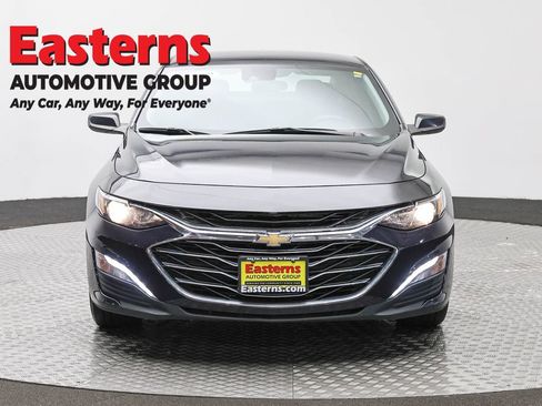 Used 2023 Chevrolet Malibu LT FWD image 2