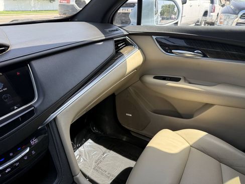 Used 2017 Cadillac XT5 FWD image 22