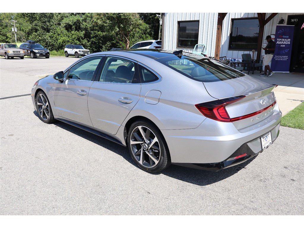 Used 2021 Hyundai Sonata SEL Plus w/ Tech Package FWD image 3