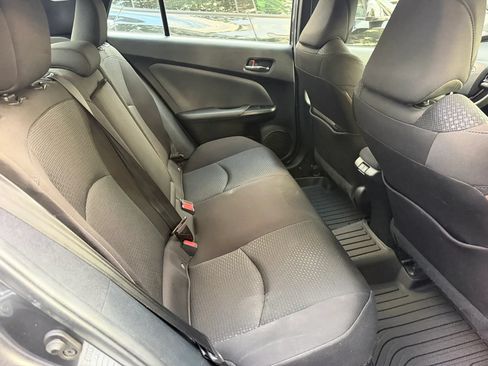 Used 2022 Toyota Prius LE FWD image 17