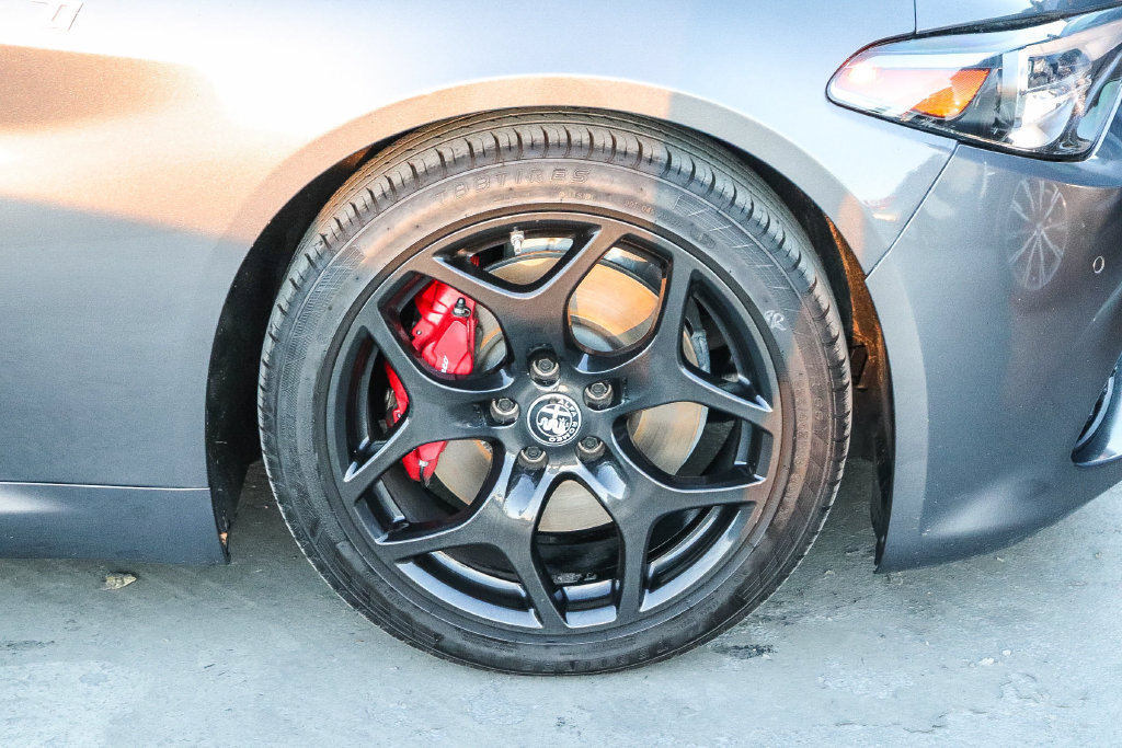 Used 2022 Alfa Romeo Giulia Ti RWD image 10