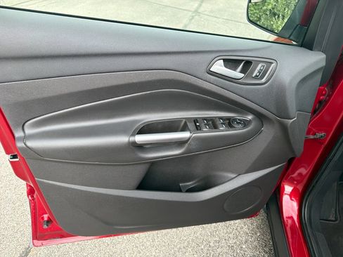 Used 2016 Ford Escape SE FWD image 28