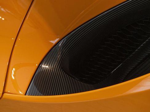 Used 2026 McLaren Artura Spider RWD image 49
