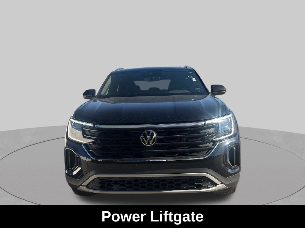Used 2024 Volkswagen Atlas Cross Sport SE w/ Panoramic Sunroof Package FWD image 11