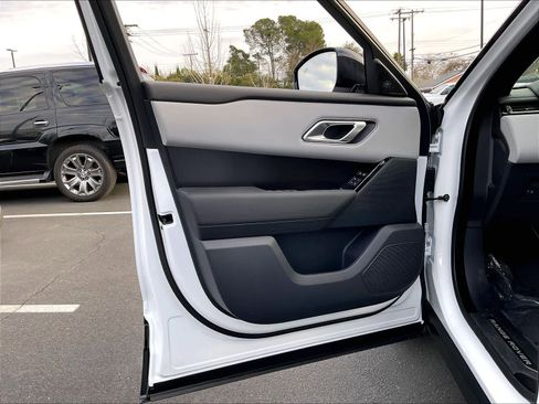 New 2026 Land Rover Range Rover Velar Dynamic SE image 24