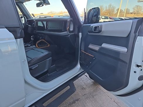 Used 2023 Ford Bronco Badlands w/ Sasquatch Package image 75