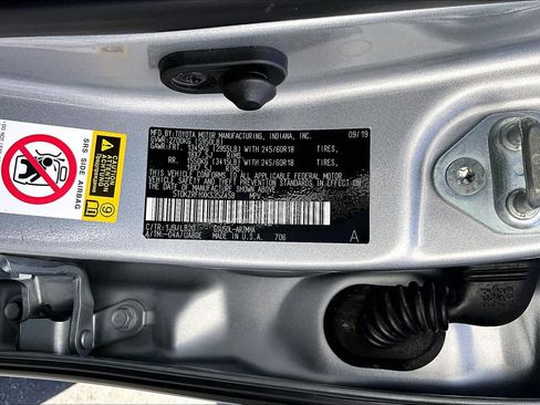 Used 2019 Toyota Highlander XLE FWD image 34