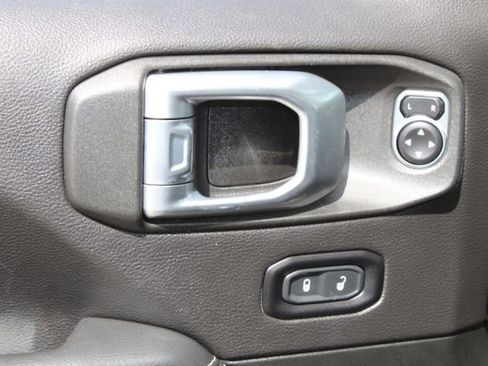 Used 2022 Jeep Wrangler Unlimited Sahara w/ Cold Weather Group image 15