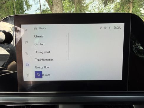 Certified 2026 Lexus UX 300h FWD image 24
