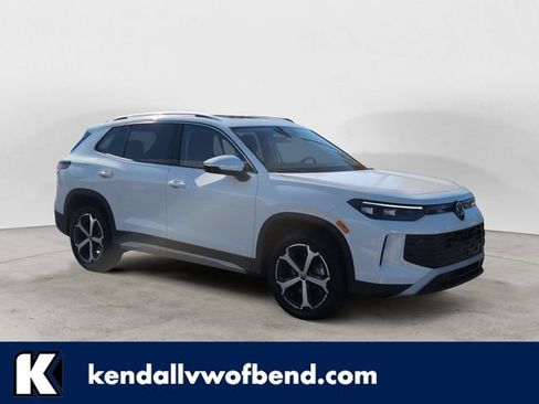 New 2025 Volkswagen Tiguan SE AWD/4WD image 1