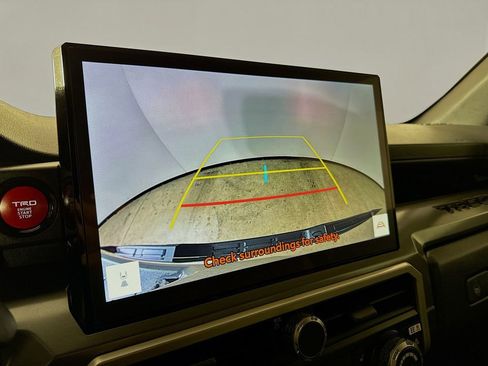 Used 2024 Toyota Tacoma TRD Off-Road image 15