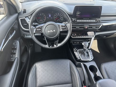Used 2023 Kia Seltos EX AWD/4WD image 7