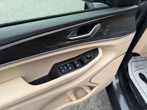 New 2026 Jeep Grand Cherokee Limited AWD/4WD image 14