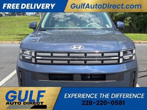 Used 2025 Hyundai Santa Fe SEL FWD image 2