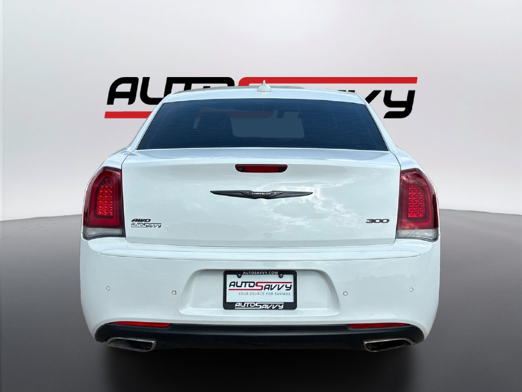 Used 2022 Chrysler 300 Touring L AWD/4WD image 6